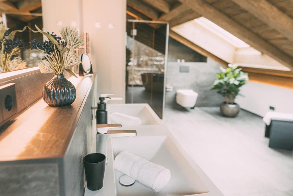 Shower, Toilet, Bathroom, towels