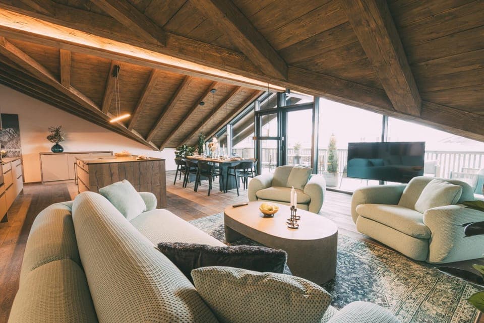 TV and multimedia, Kitchen or kitchenette, Living room, Seating area, Mountain view