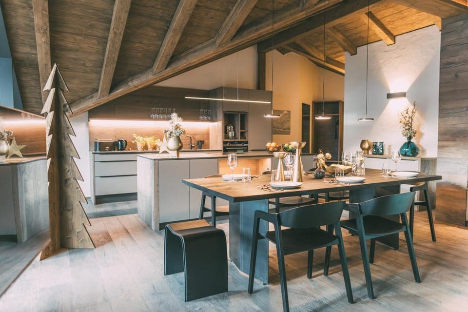 Kitchen or kitchenette, Dining area, dishwasher, oven, stove