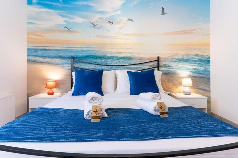 Bed, Natural landscape, Photo of the whole room, Beach, Bedroom, Sea view, towels
