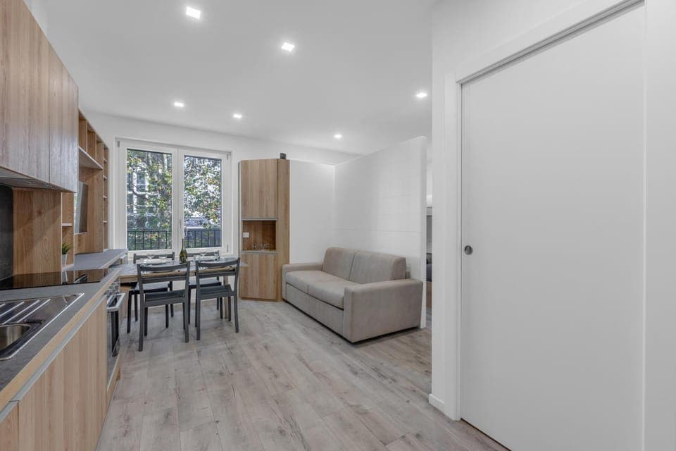 Kitchen or kitchenette, Living room, stove