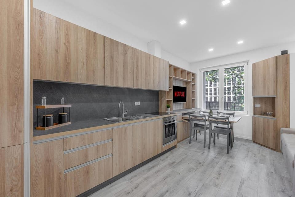 Kitchen or kitchenette, Dining area, dishwasher, oven, stove