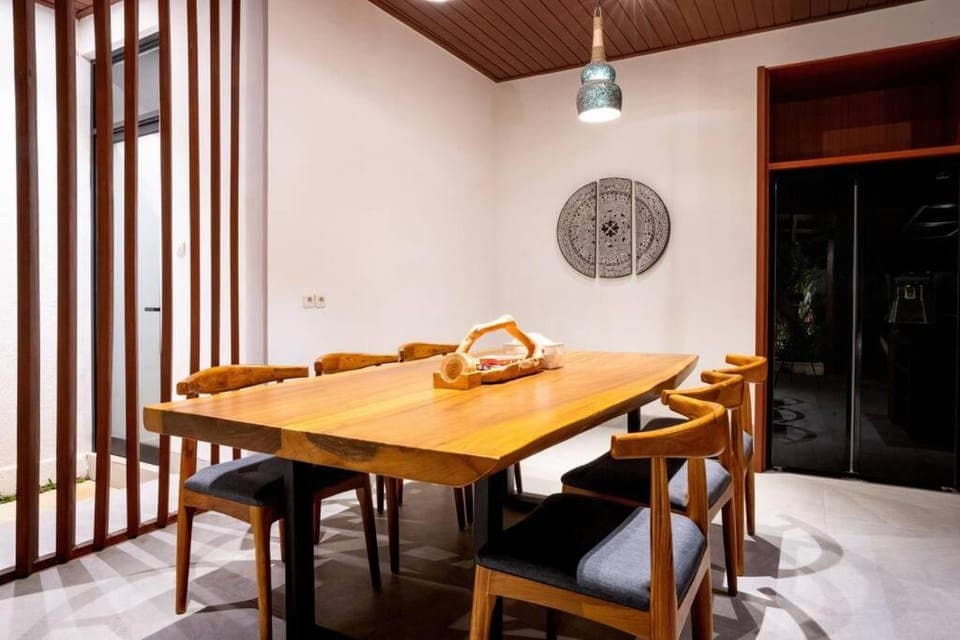 Seating area, Dining area