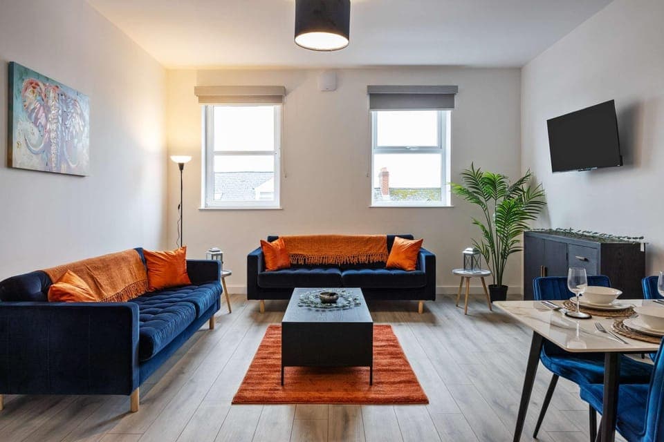 TV and multimedia, Living room, Seating area, Evening entertainment, internet, internet