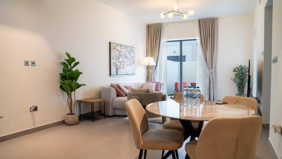 Living room, Dining area