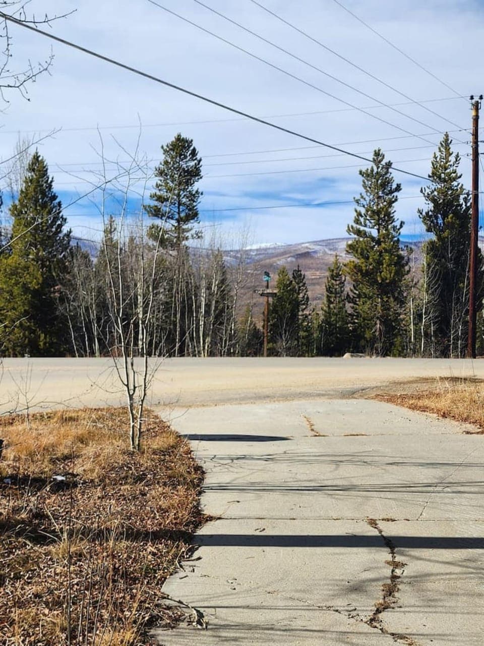 Day, Neighbourhood, Natural landscape, Mountain view