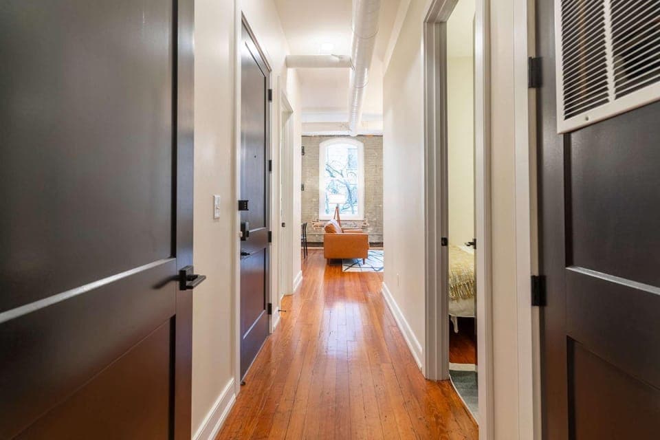 2 Bedroom Suite Apartment in Frankfort