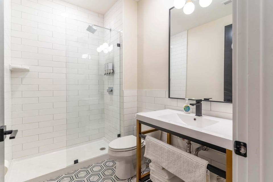 2 Bedroom Suite Apartment in Frankfort
