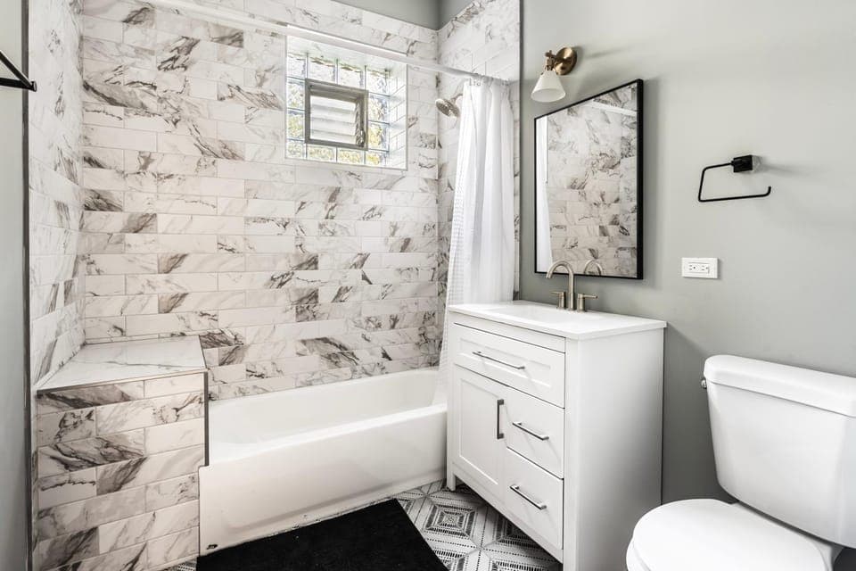 Shower, Toilet, Bathroom, Bath