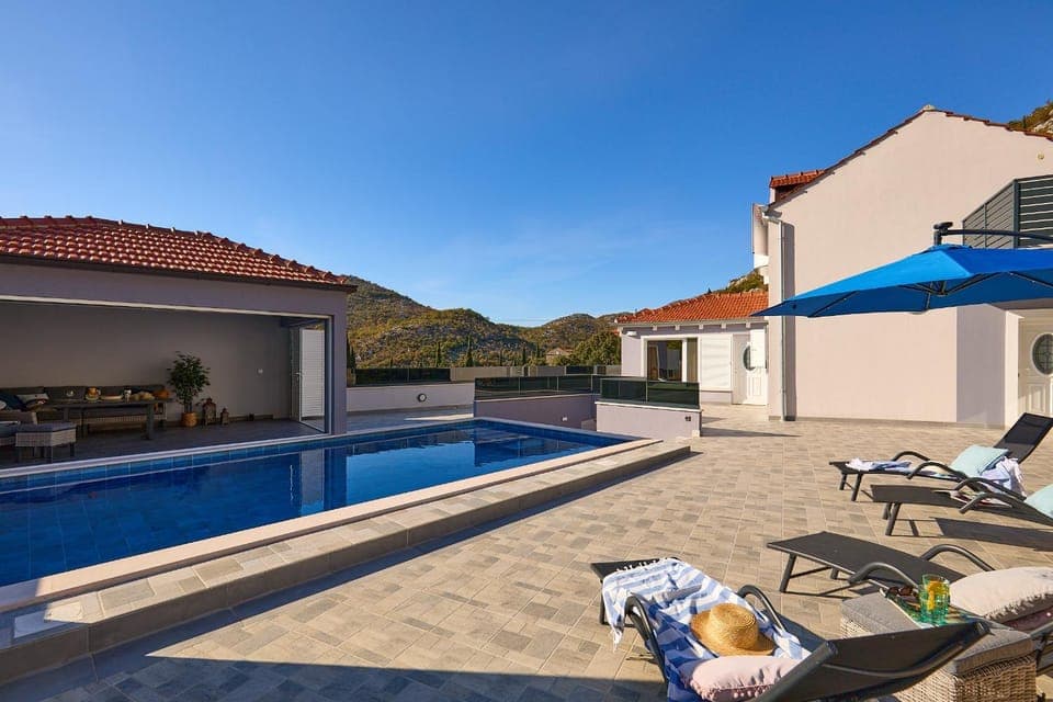 Balcony/Terrace, Swimming pool