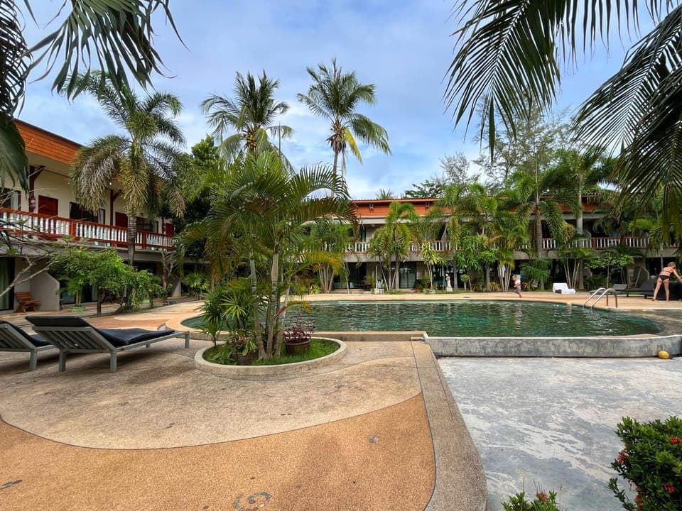 Property building, Garden view, Pool view, sunbed