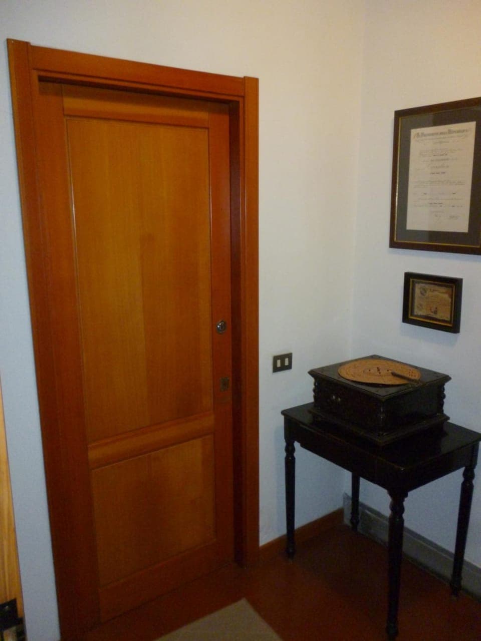 Property building, Facade/entrance, Floor plan