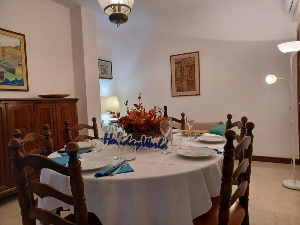 Living room, Dining area