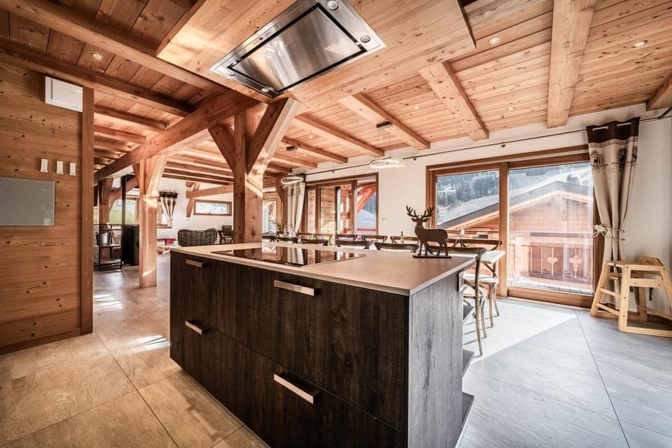 Property building, Kitchen or kitchenette, Living room