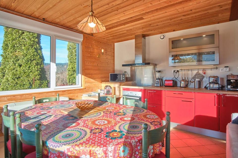 Property building, Kitchen or kitchenette, Living room