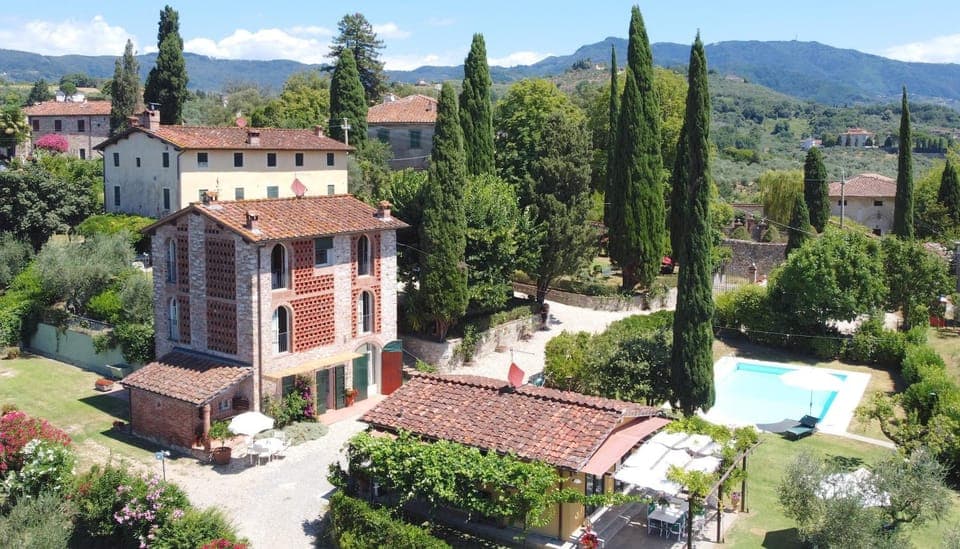 Bird's eye view, Pool view
