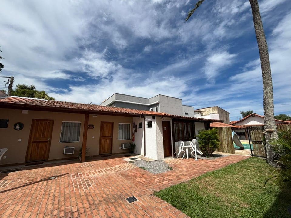 Property building, Day, Garden, Swimming pool, Inner courtyard view, Parking