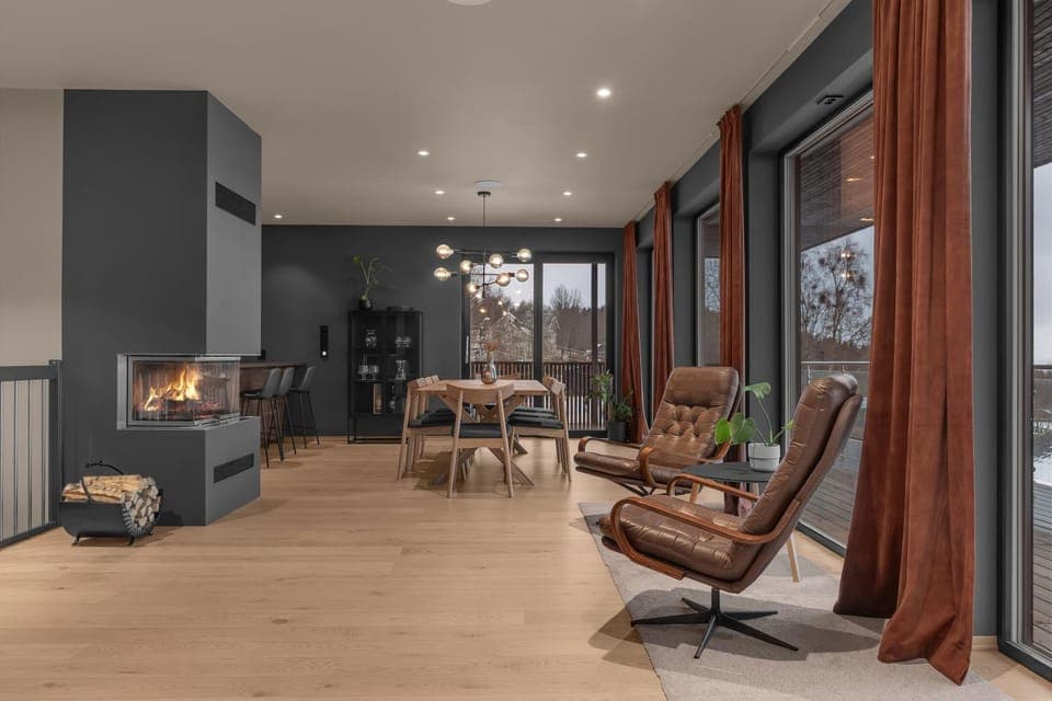 Seating area, Dining area