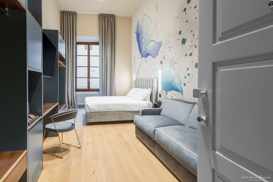 Bed, Seating area, Bedroom, wardrobe