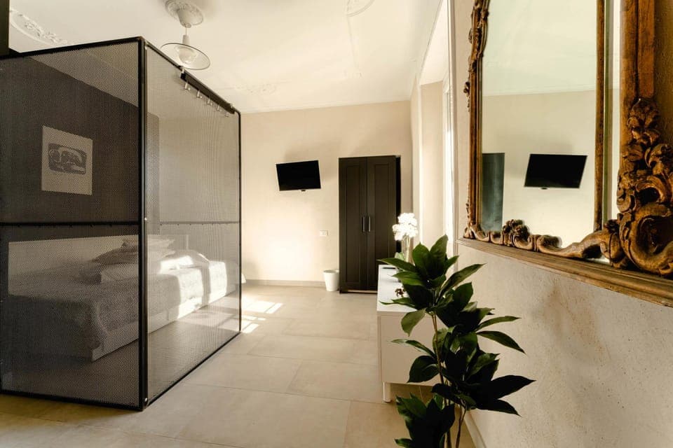 TV and multimedia, wardrobe