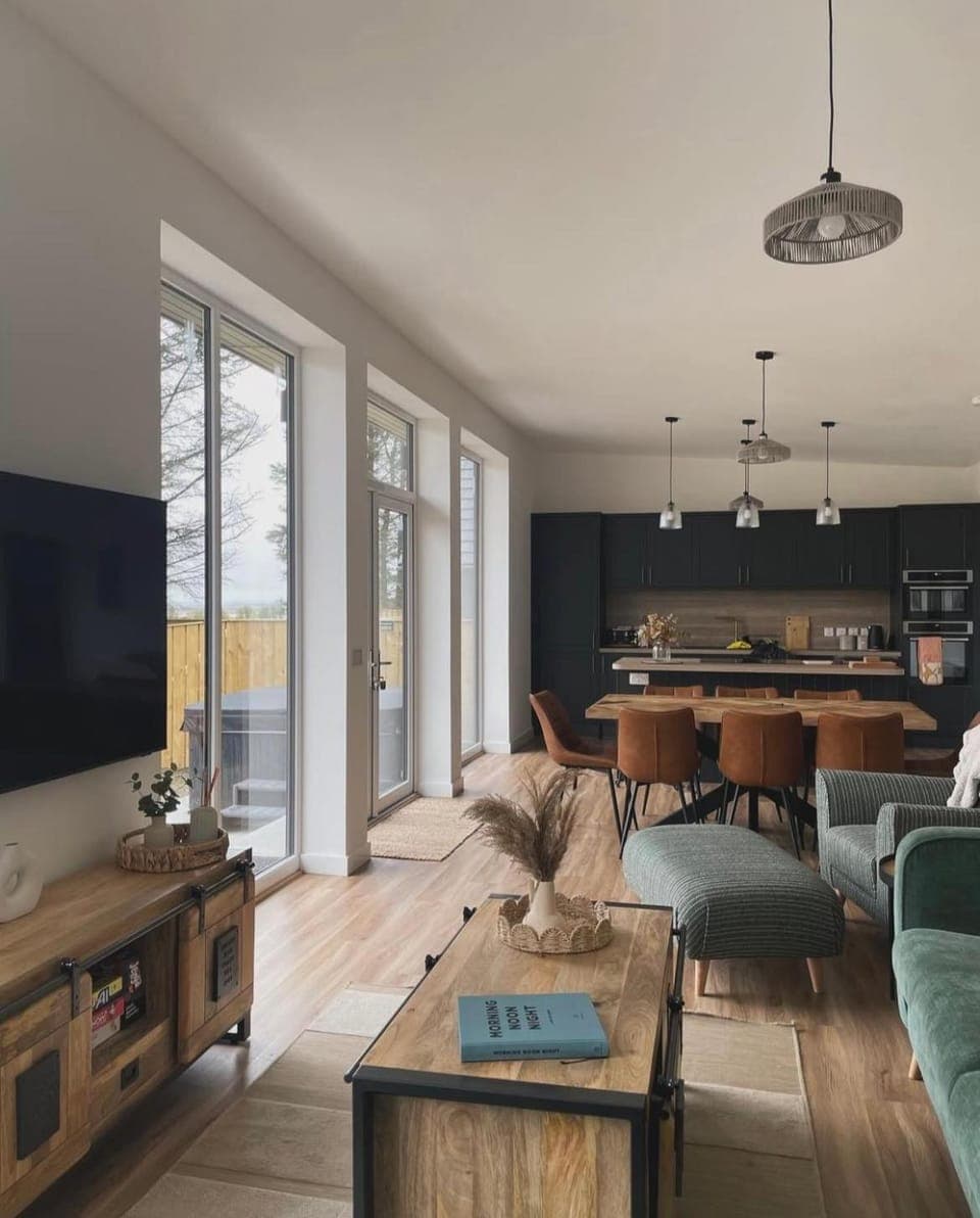 Communal lounge/ TV room, TV and multimedia, Kitchen or kitchenette, Living room, Seating area, Dining area, Evening entertainment