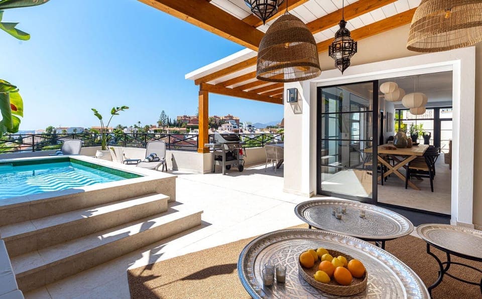 Balcony/Terrace, Seating area, Mountain view, Swimming pool