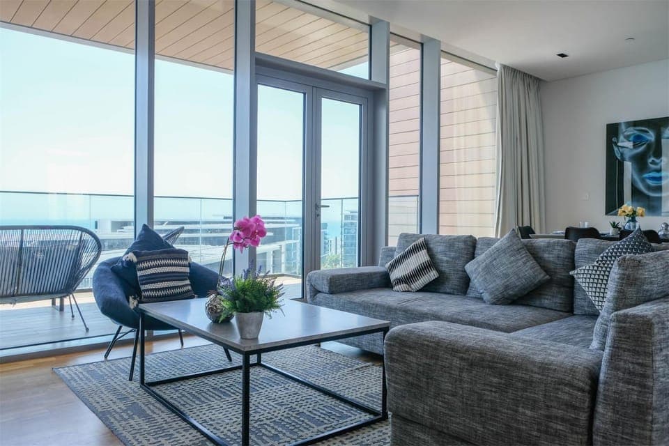 View (from property/room), Balcony/Terrace, Living room, Seating area