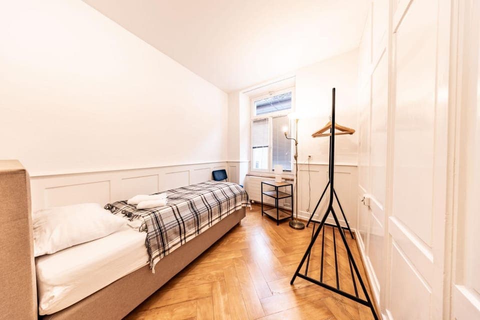 Bed, Photo of the whole room, Bedroom, wardrobe