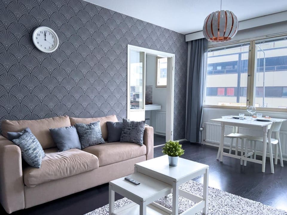 Living room, Seating area, Dining area, internet