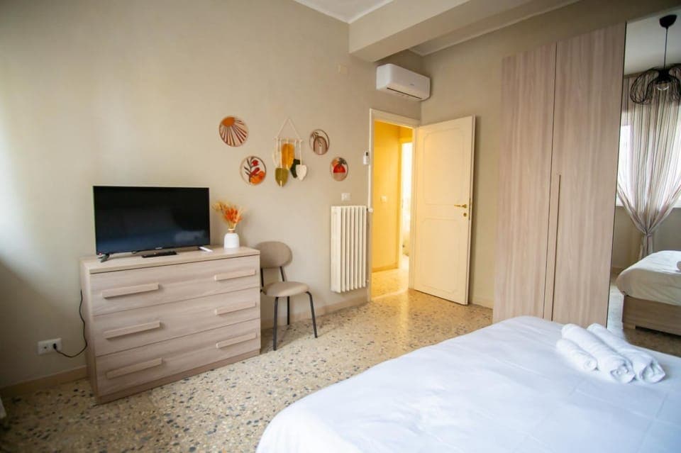 Bed, Photo of the whole room, Bedroom, towels, wardrobe, air conditioner