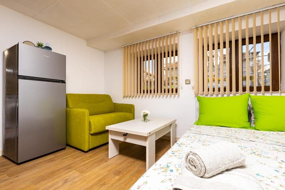 Living room, Photo of the whole room, Bedroom