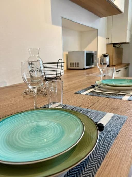 Kitchen or kitchenette, Dining area