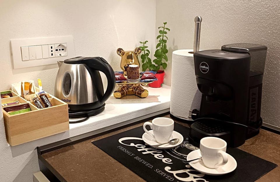 Coffee/tea facilities, Kitchen or kitchenette