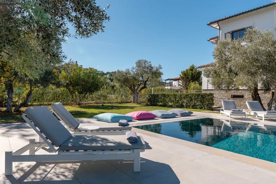 Swimming pool, Swimming pool