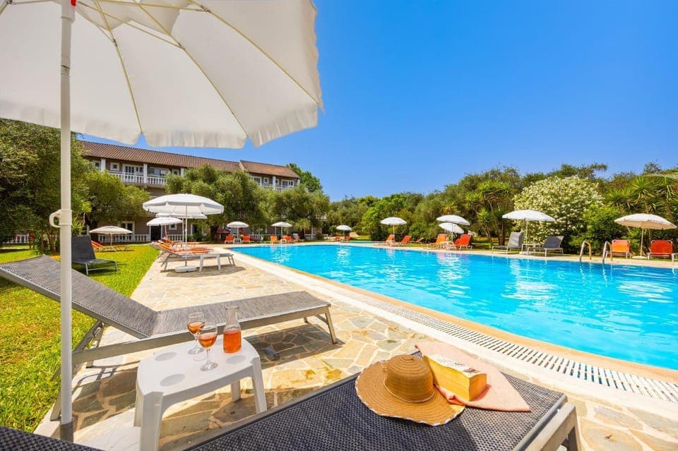 Swimming pool, Swimming pool, sunbed