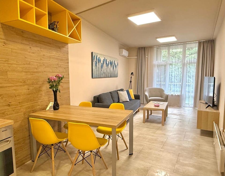 Living room, Dining area