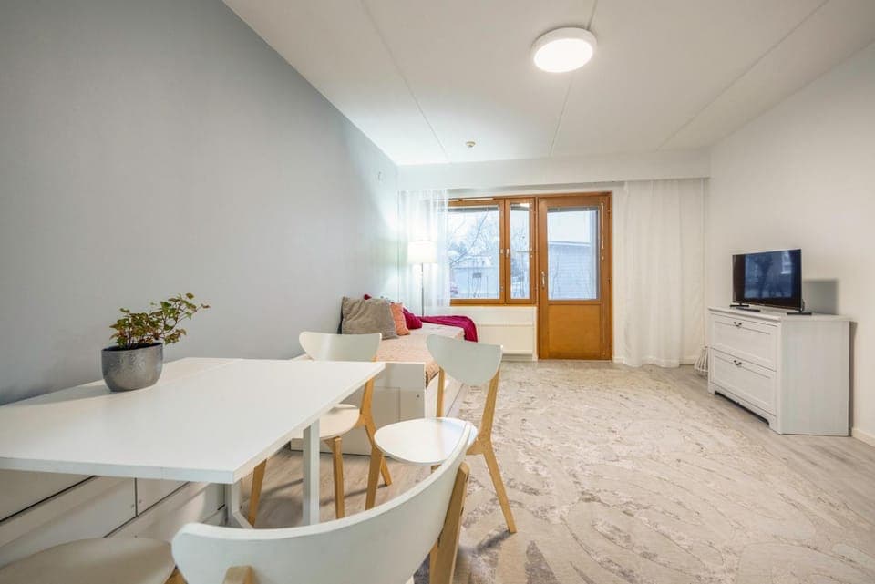 TV and multimedia, Living room, Seating area, Dining area