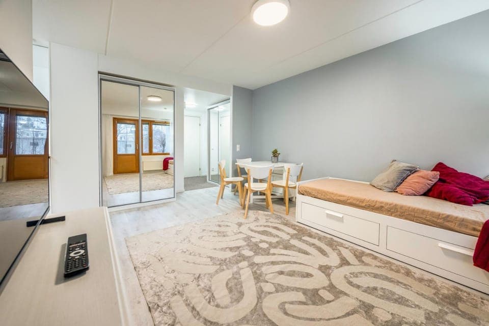 TV and multimedia, Living room, Seating area, Dining area
