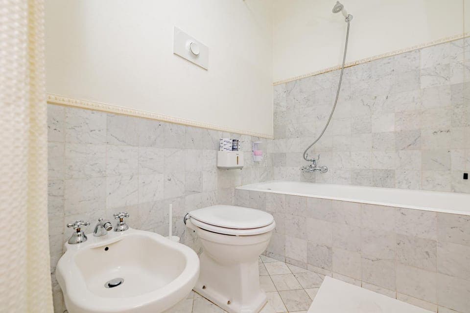 Bathroom, Bath, bidet