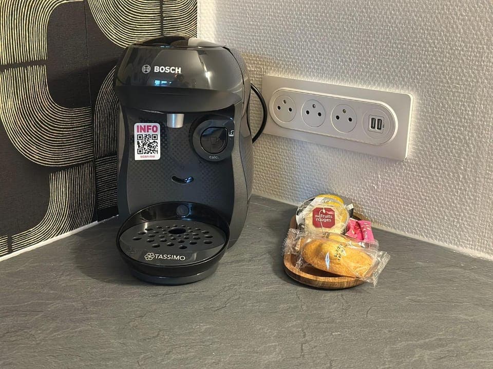 Coffee/tea facilities, Kitchen or kitchenette, Breakfast