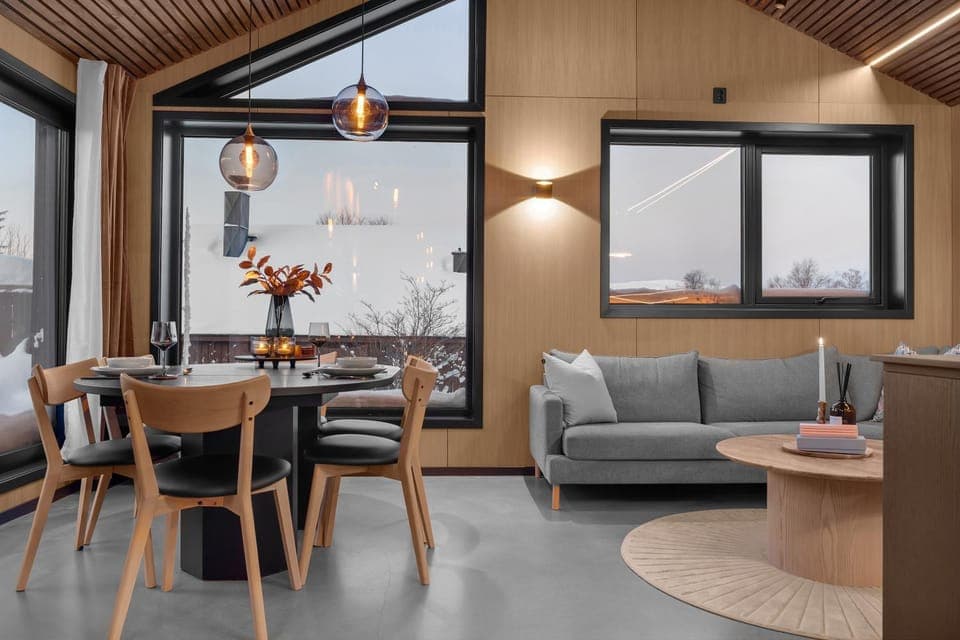 Living room, Dining area, Diving