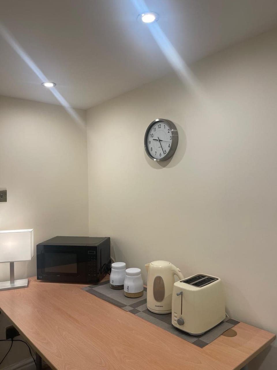 Coffee/tea facilities, Kitchen or kitchenette