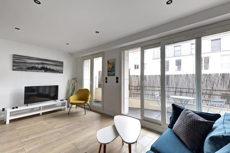 TV and multimedia, Living room, Seating area