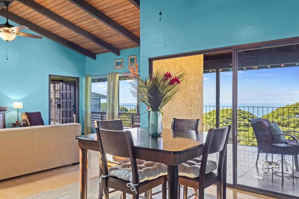 View (from property/room), Balcony/Terrace, Living room, Seating area, Dining area, Sea view