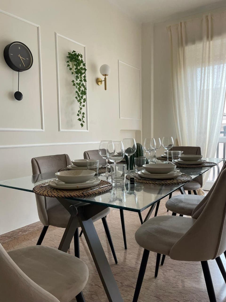 Communal lounge/ TV room, Living room, Lounge or bar, Seating area, Dining area, Lunch