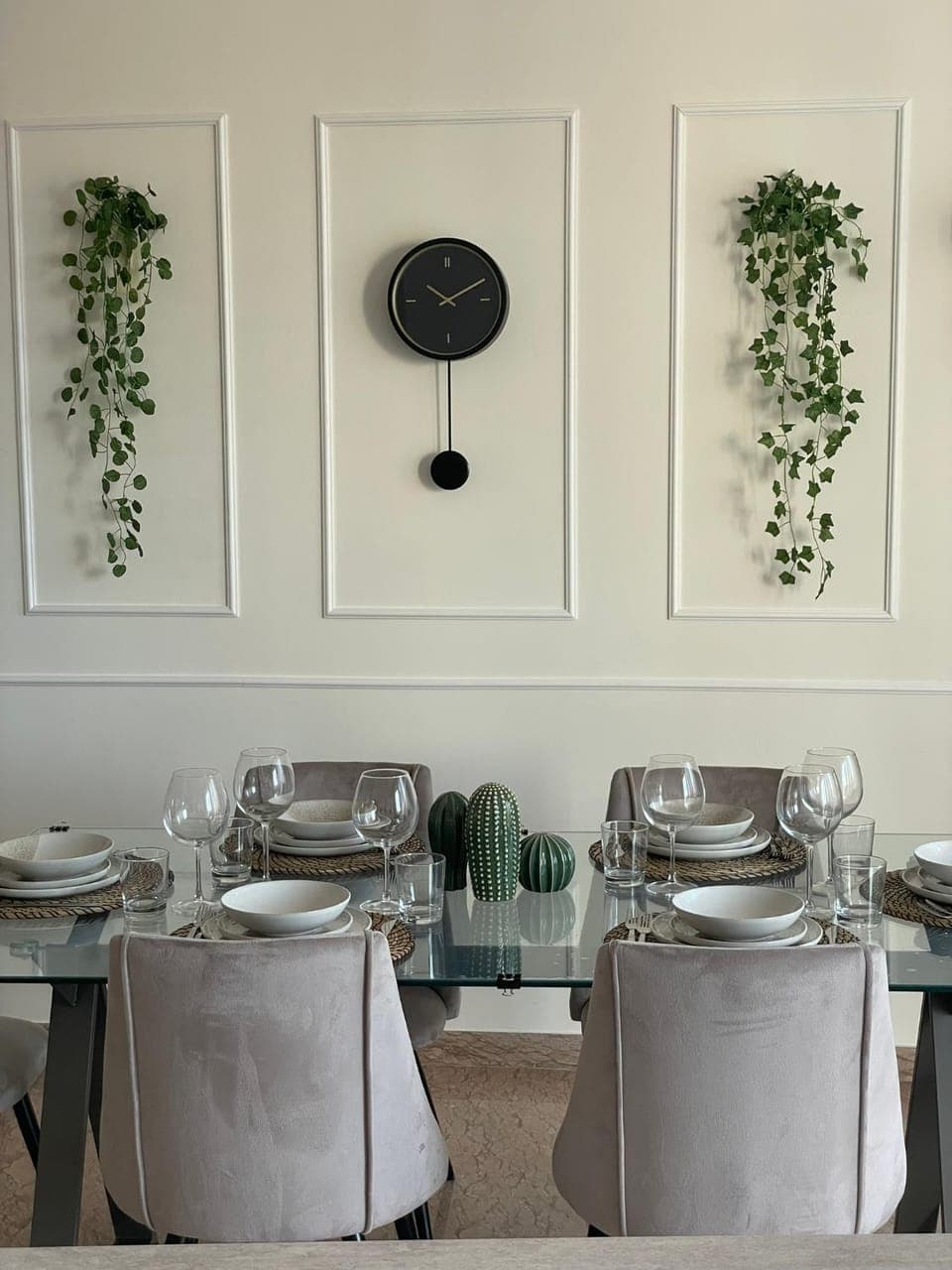 Living room, Seating area, Breakfast, Lunch