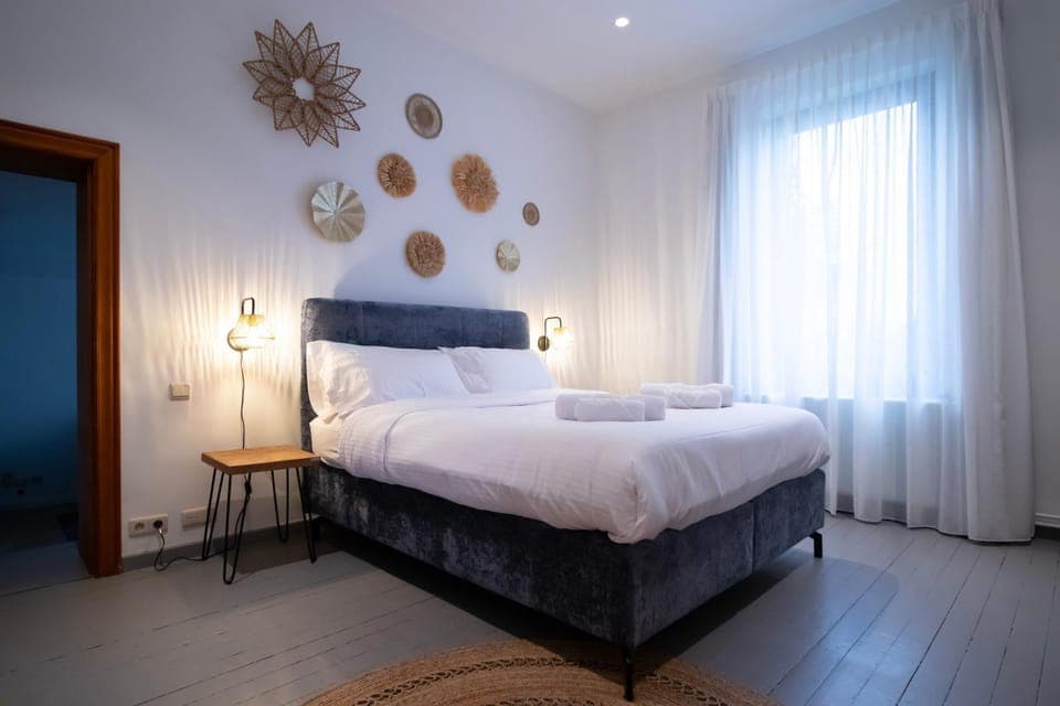 Bed, Photo of the whole room, Bedroom