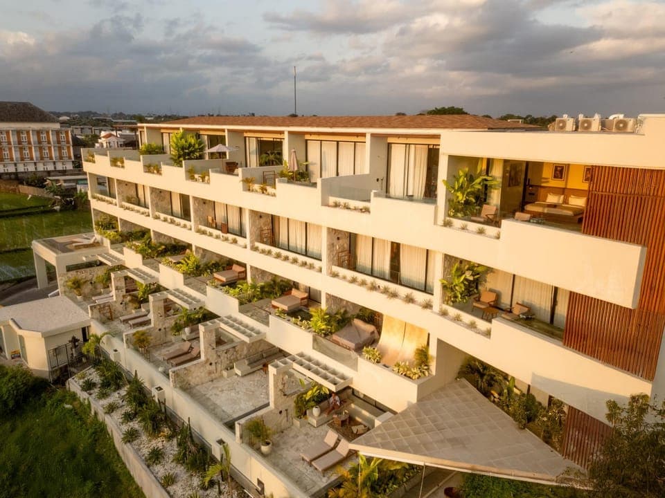Property building, Day, View (from property/room), Balcony/Terrace
