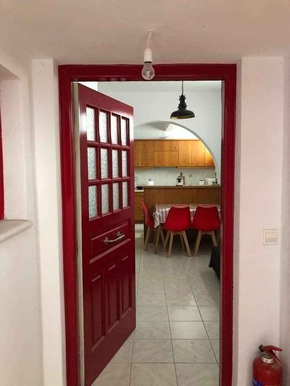 Kitchen or kitchenette, Dining area