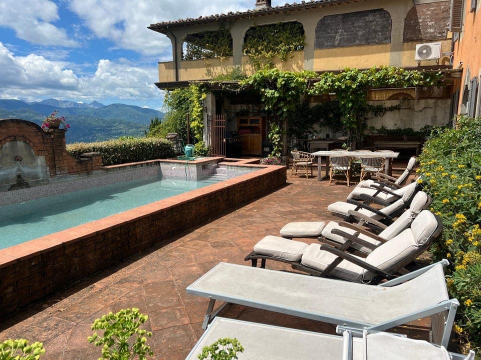 Mountain view, Pool view, Swimming pool, sunbed